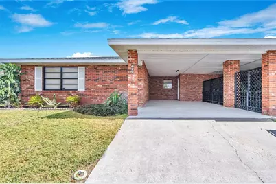 679 Lake Carolyn Circle, Lakeland, FL 33813 - Photo 1