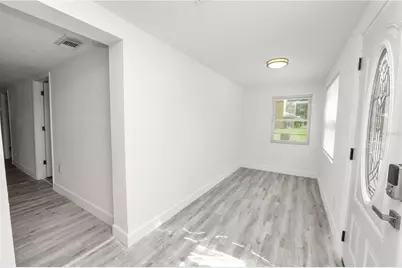 910 E Warren Street, Plant City, FL 33563 - Photo 4