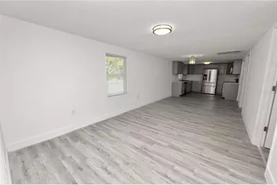 910 E Warren Street, Plant City, FL 33563 - Photo 8