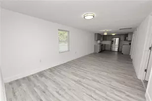 910 E Warren St, Plant City, FL 33563 - Photo 8