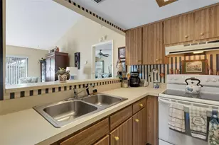 1880 N Crystal Lake Dr, Lakeland, FL 33801 - Photo 10