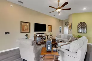 610 Vista View Ln, Lake Wales, FL 33853 - Photo 4