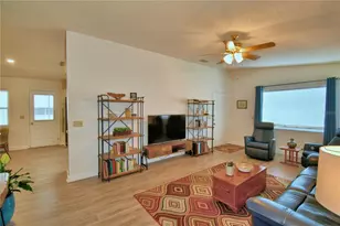 4823 Colonnades Cir W, Lakeland, FL 33811 - Photo 14