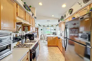 2206 Silver Lakes Dr N, Lakeland, FL 33810 - Photo 6