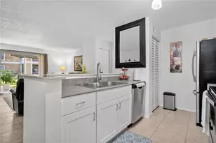 9481 Highland Oak Dr, Tampa, FL 33647 - Photo 10