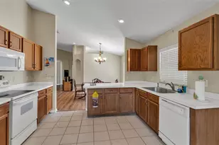 2729 Pankaw Ln, Valrico, FL 33596 - Photo 12