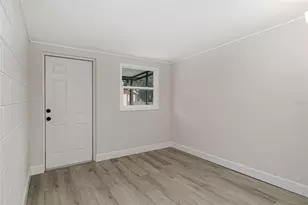 2405 Delrose Dr E, Lakeland, FL 33805 - Photo 8