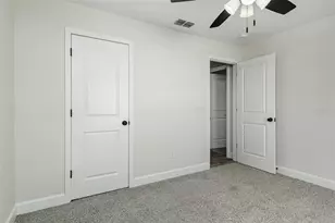 2405 Delrose Dr E, Lakeland, FL 33805 - Photo 14