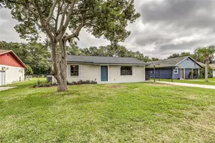 2405 Delrose Dr E, Lakeland, FL 33805 - Photo 24