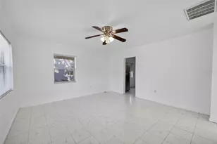 147 Palm Dr, Winter Haven, FL 33880 - Photo 2