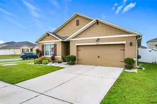 2043 Blue Highland Dr, Lakeland, FL 33811 - Photo 2