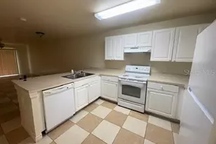 865 Fox Lake Dr, Lakeland, FL 33809 - Photo 4
