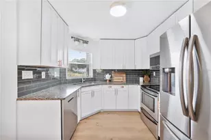 8741 Mt Royal Ln, Lakeland, FL 33809 - Photo 14