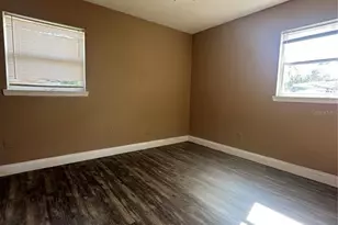 5939 Hilltop Ln E, Lakeland, FL 33809 - Photo 8