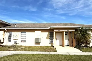 3013 Club Cir, Lakeshore, FL 33854 - Photo 1