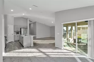 5440 Siltstone St, Lakeland, FL 33811 - Photo 6