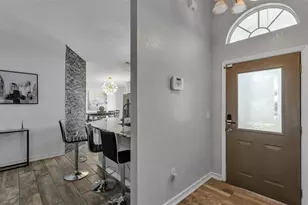 7929 Ashley Pointe Dr, Lakeland, FL 33810 - Photo 2