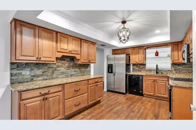 553 Villa Vista Boulevard, Lakeland, FL 33813 - Photo 2