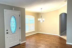 326 Fox Lake Dr, Lakeland, FL 33809 - Photo 2