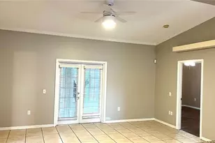 326 Fox Lake Dr, Lakeland, FL 33809 - Photo 6