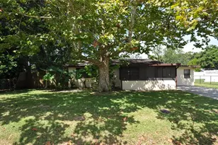 205 Stribling Dr, Auburndale, FL 33823 - Photo 2