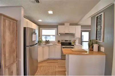 4849 Goldenview Lane, Lakeland, FL 33811 - Photo 10