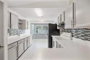 550 Eagle Run, Lakeland, FL 33809 - Photo 2