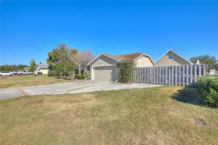 4516 Ashford Dr, Winter Haven, FL 33880 - Photo 2