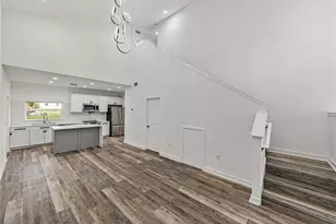 717 W 13th St, Lakeland, FL 33805 - Photo 8