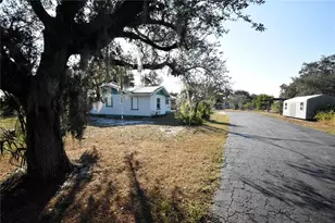 609 Hickory Ln, Lakeland, FL 33801 - Photo 4