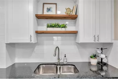 8100 5th Street N, Saint Petersburg, FL 33702 - Photo 18