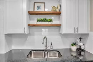 8100 5th St N, Saint Petersburg, FL 33702 - Photo 18