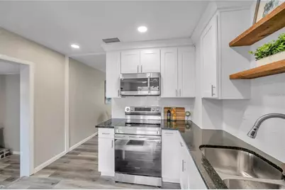 8100 5th Street N, Saint Petersburg, FL 33702 - Photo 14