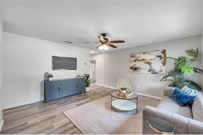 8100 5th Street N, Saint Petersburg, FL 33702 - Photo 4