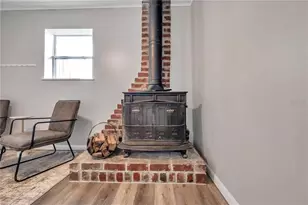 8100 5th St N, Saint Petersburg, FL 33702 - Photo 8