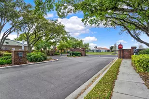 108 Lake Region Blvd N, Winter Haven, FL 33881 - Photo 2