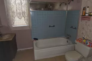 406 NW 7th St, Mulberry, FL 33860 - Photo 10