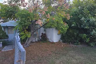 406 NW 7th St, Mulberry, FL 33860 - Photo 2