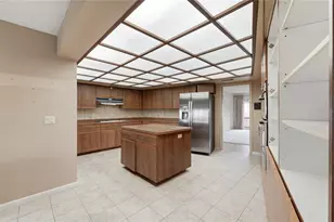 1803 Country Club Ct, Plant City, FL 33566 - Photo 8