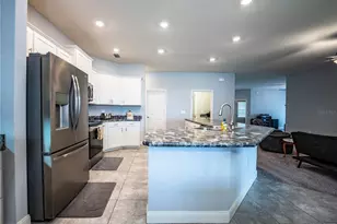 261 Walkers Point Dr, Auburndale, FL 33823 - Photo 10