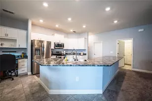 261 Walkers Point Dr, Auburndale, FL 33823 - Photo 4