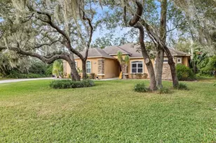 5737 Deer Flag Dr, Lakeland, FL 33811 - Photo 2