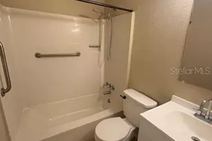 1210 Waters Edge Dr, Lakeland, FL 33801 - Photo 8