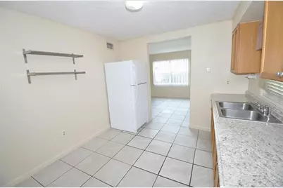 5940 Hilltop Lane E, Lakeland, FL 33809 - Photo 4