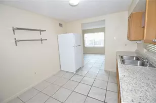 5940 Hilltop Ln E, Lakeland, FL 33809 - Photo 4