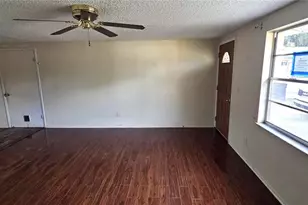 5624 McCoy Ct, Zephyrhills, FL 33542 - Photo 6