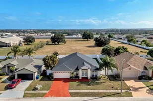 587 Drayton Rd, Winter Haven, FL 33884 - Photo 2