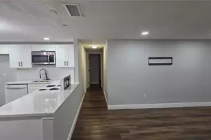 1304 Mayflower Dr, Lakeland, FL 33810 - Photo 8