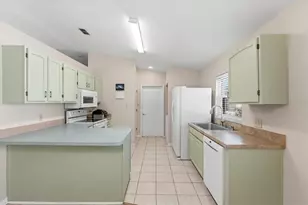 6119 Sandpipers Dr, Lakeland, FL 33809 - Photo 10