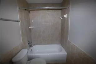 312 E Hibiscus Dr, Lakeland, FL 33803 - Photo 18